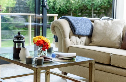 Mousehole House | Stunning House above Mousehole Harbour, Relax in Space & Style, Garden & Parking