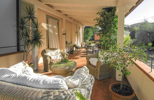 Cascine-La Croce House | Stunning home in Castelvecchio di Comp.