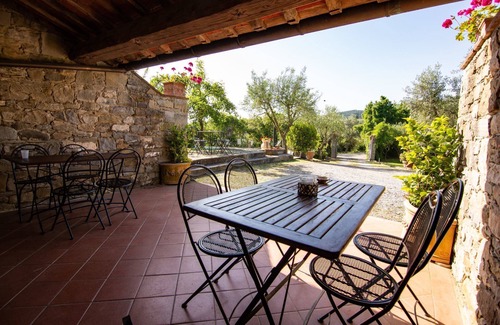 Castiglion Fiorentino Villa | Stunning private villa with private pool, A/C, WIFI, TV, terrace and pets allowed, close to Arezzo