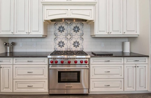 Vernon House | Stunning Kalamalka Lake View Home