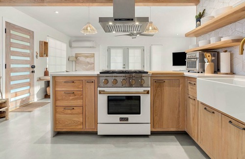 Twentynine Palms House | Stunning Kitchen + Mountain Views + Clean Water + EV