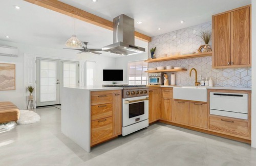 Twentynine Palms House | Stunning Kitchen + Mountain Views + Clean Water + EV