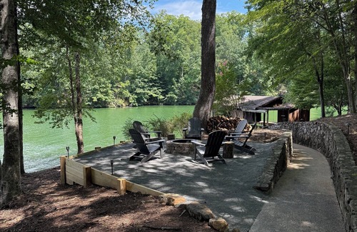 Moneta House | Stunning LAKEFRONT family retreat. HOT TUB,DOCK, PET FRIENDLY, COVERED BOAT SLIP