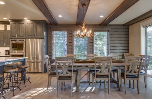 Tamarack Resort Apartment | Stunning Lakeside Paradise, Private Boat Dock, Hot Tub