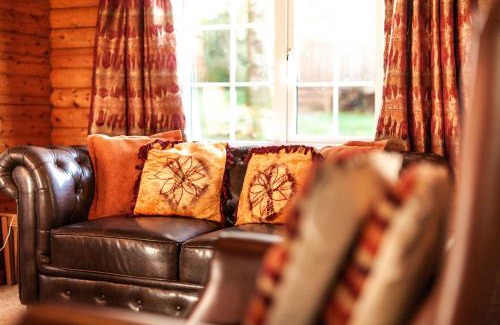 Bronaber Resort | Stunning Log Cabin with Garden in Snowdonia - Hosted by Seren Short Stays