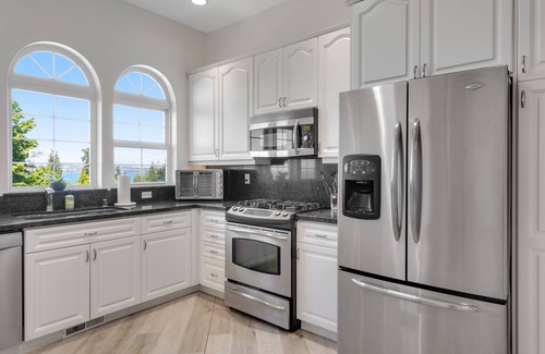 Blaine House | Stunning & luxurious dog-friendly water-view home with private beach access