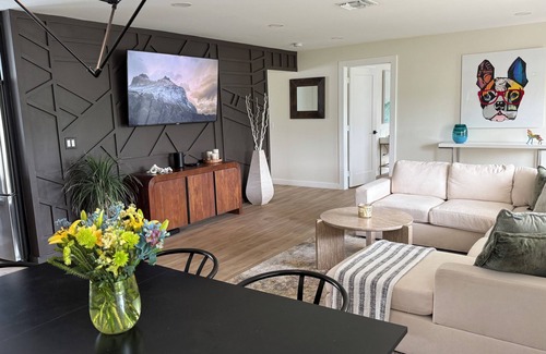 Tropic Palms House | Stunning Modern FL Coastal Getaway, 3 BR in Delray Beach, As Seen on Dwell