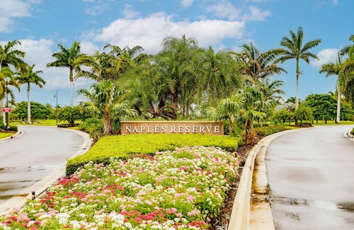 Naples House | Stunning modern house in gated community, 20 min from Marco Beach and DT Naples!