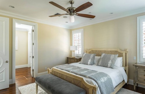 Paradise Valley House | Stunning, new Paradise Valley guest house with mountain views