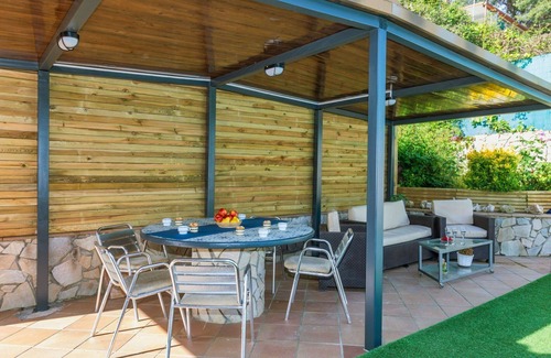 Macanet de la Selva House | Stunning private villa with A/C, private pool, WIFI, TV, terrace, pets allowed and parking