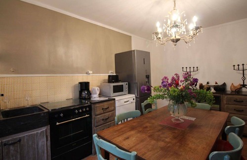 Saint-Sulpice-les-Feuilles House | Stunning private villa for 9 guests with WIFI, hot tub, private pool, TV, patio and pets allowed