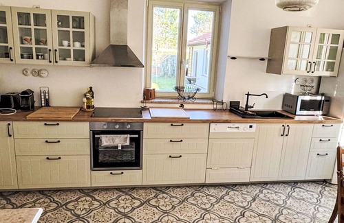 Sudomerice u Bechyne House | Stunning private villa for 11 people with WIFI, TV, patio and pets allowed