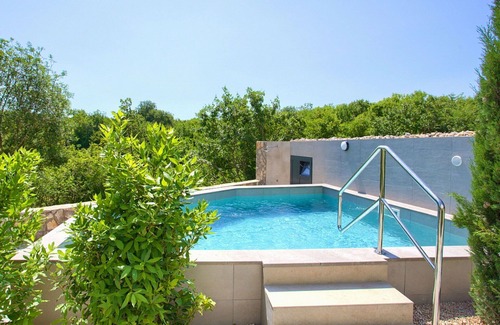 Krk House | Stunning private villa for 12 guests with WIFI, private pool, hot tub, A/C, TV and terrace