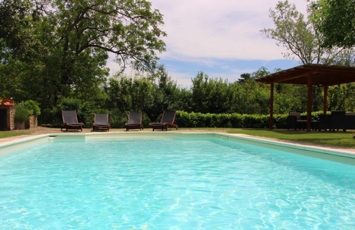 Castel Focognano Villa | Stunning private villa for 4 guests with WIFI, private pool, TV, pets allowed and parking