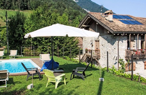 Coltura Villa | Stunning private villa with private pool, WIFI, TV, patio, pets allowed and panoramic view