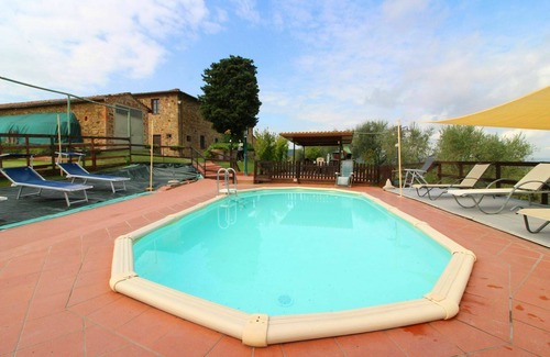 Torrita di Siena Villa | Stunning private villa for 15 guests with private pool, WIFI and TV, close to Montepulciano
