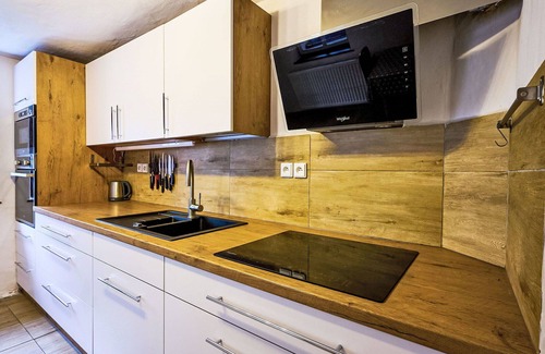 Tanvald House | Stunning private villa for 7 people with WIFI, TV and terrace