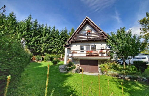 Karlovy Dvory House | Stunning private villa for 5 people with WIFI, TV, balcony, pets allowed and panoramic view