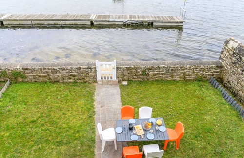 Locmariaquer House | Stunning private villa for 8 people with WIFI, TV and terrace