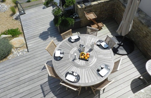 Saint-Guenole House | Stunning private villa for 6 guests with WIFI, TV and terrace