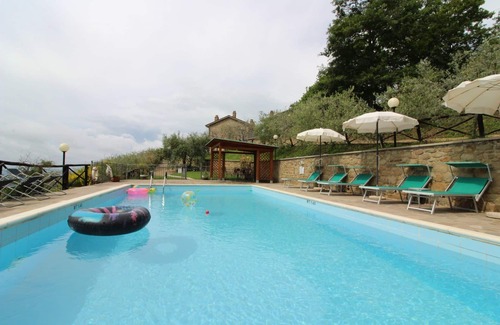 Loro Ciuffenna Villa | Stunning private villa for 10 people with WIFI, private pool, TV and pets allowed, close to Arezzo