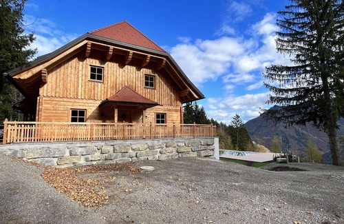 Reichraming House | Stunning private villa for 10 people with TV, terrace, pets allowed and parking