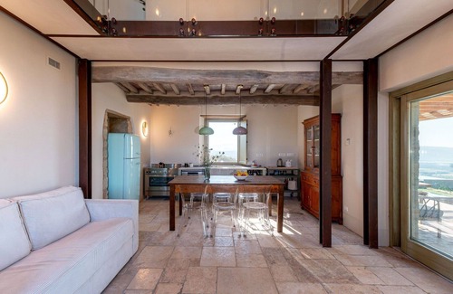 Roccastrada House | Stunning private villa for 10 guests with private pool, WIFI, terrace and pets allowed