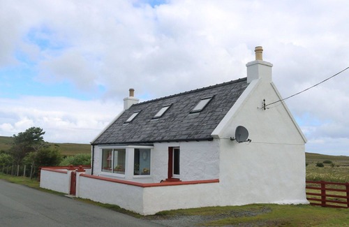 Bornesketaig House | Stunning private villa for 2 people with TV and panoramic view