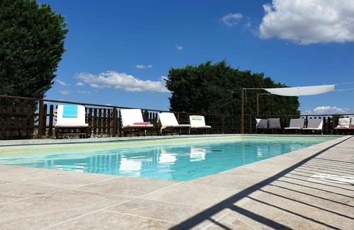 Asciano Villa | Stunning private villa for 10 people with WIFI, private pool, A/C, TV and parking