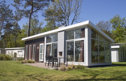 IJhorst House | Stunning private villa for 4 people with pool, WIFI, TV and terrace