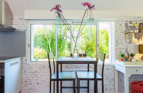 Champeaux House | Stunning private villa for 4 guests with TV and terrace