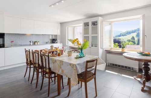 Novaggio House | Stunning private villa for 6 guests with TV and patio