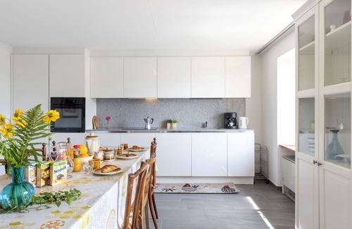 Novaggio House | Stunning private villa for 6 guests with TV and patio