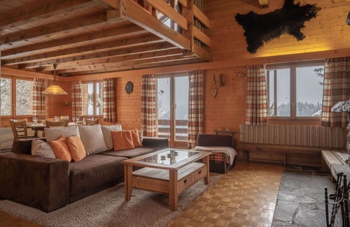 Chamoson House | Stunning private villa for 7 people with internet, balcony and parking