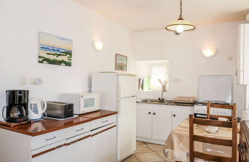 Ploemeur House | Stunning private villa for 4 guests with TV and pets allowed