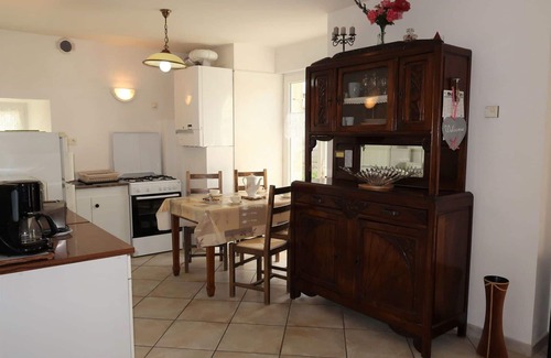 Ploemeur House | Stunning private villa for 4 guests with TV and pets allowed