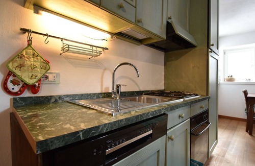 Madesimo House | Stunning private villa for 9 guests with WIFI, hot tub, TV, balcony and pets allowed