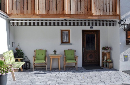 See House | Stunning private villa for 10 guests with WIFI, TV and balcony