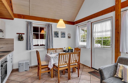 Langenhorn House | Stunning private villa for 6 people with WIFI, TV and terrace
