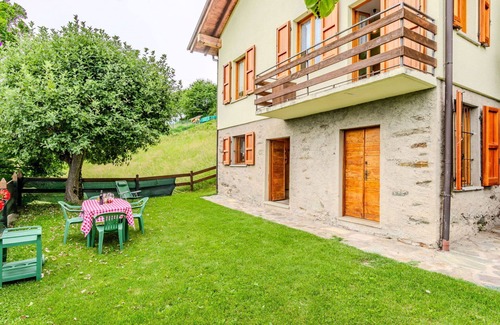 Civo House | Stunning private villa for 6 people with TV, terrace and pets allowed