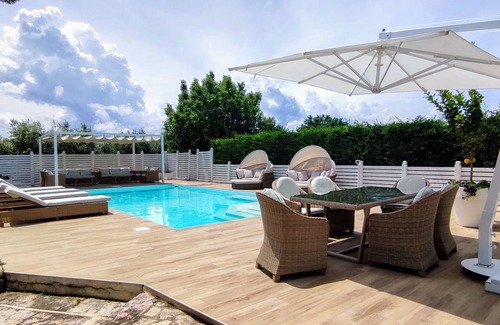 Vasto Villa | Stunning private villa for 10 guests with A/C, private pool, WIFI, TV and panoramic view