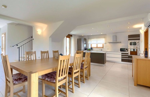 Baredine Villa | Stunning private villa for 8 guests with private pool, A/C, WIFI, TV, terrace and panoramic view