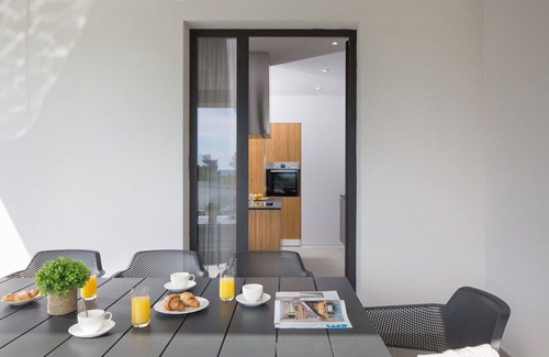 Viskovici Villa | Stunning private villa for 6 people with WIFI, A/C, private pool, TV, terrace and pets allowed