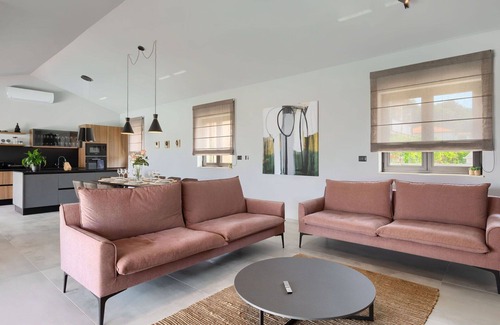 Valdebek Villa | Stunning private villa for 6 people with hot tub, WIFI, private pool, A/C, TV and terrace