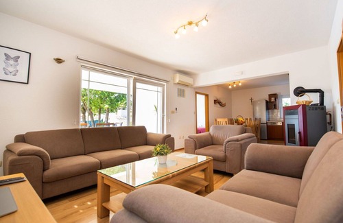 Donji Prolozac House | Stunning private villa for 12 guests with A/C, WIFI, private pool, TV and terrace