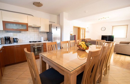 Donji Prolozac House | Stunning private villa for 12 guests with A/C, WIFI, private pool, TV and terrace