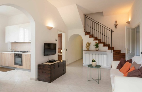 Andora House | Stunning private villa for 5 guests with A/C, WIFI, TV and terrace