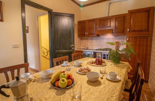 Casenuove Villa | Stunning private villa with WIFI, A/C, private pool, TV, patio, pets allowed and panoramic view