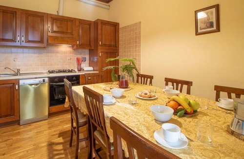 Casenuove Villa | Stunning private villa with WIFI, A/C, private pool, TV, patio, pets allowed and panoramic view