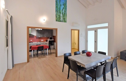 Malcontenta Villa | Stunning private villa for 6 people with A/C, WIFI, pool, TV and balcony